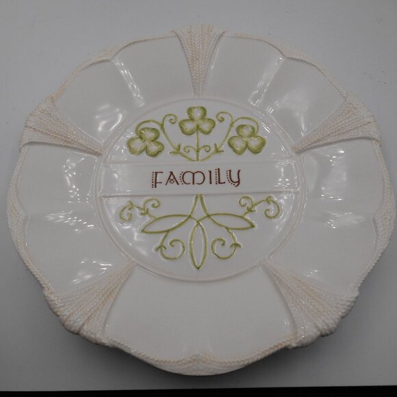 GRASSLANDS ROAD CLOVER GLEN DECORATIVE PLATE DISCONTINUED 2009 EMBOSSED FAMILY - Picture 9 of 11